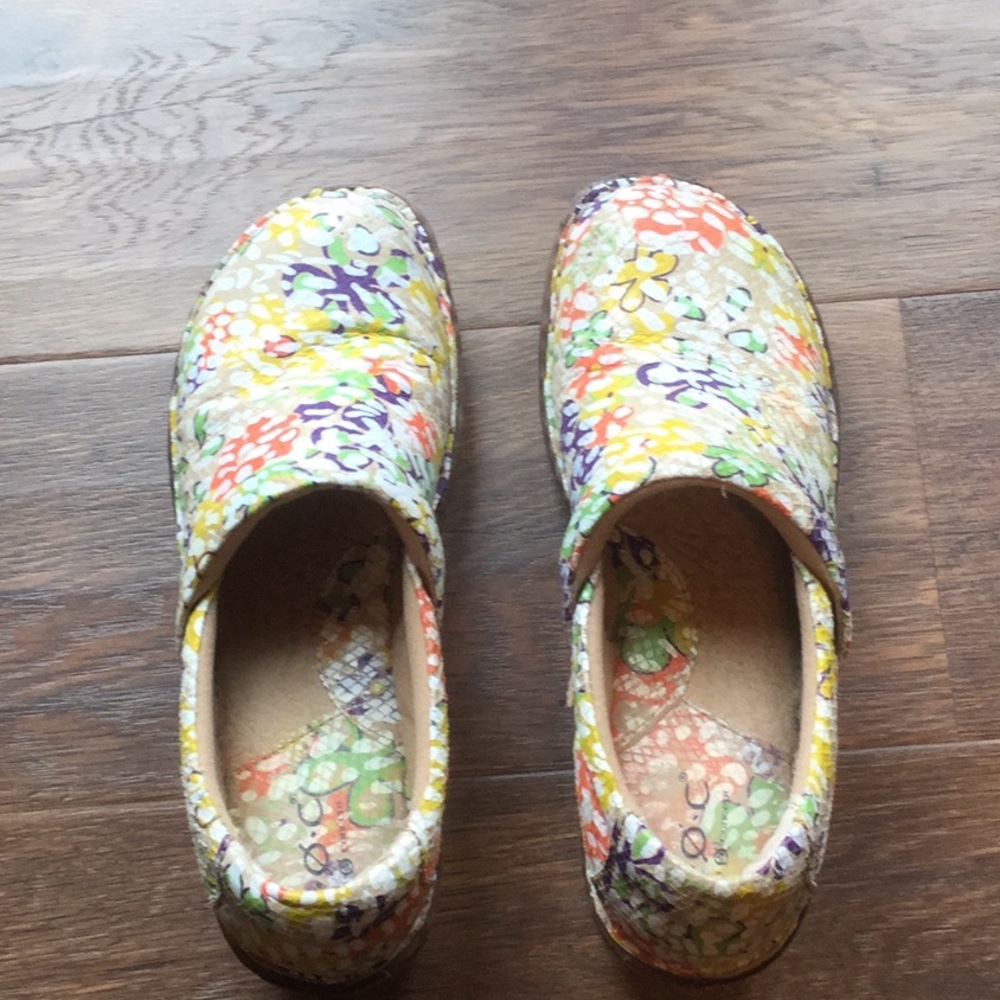 b.o.c. Clogs